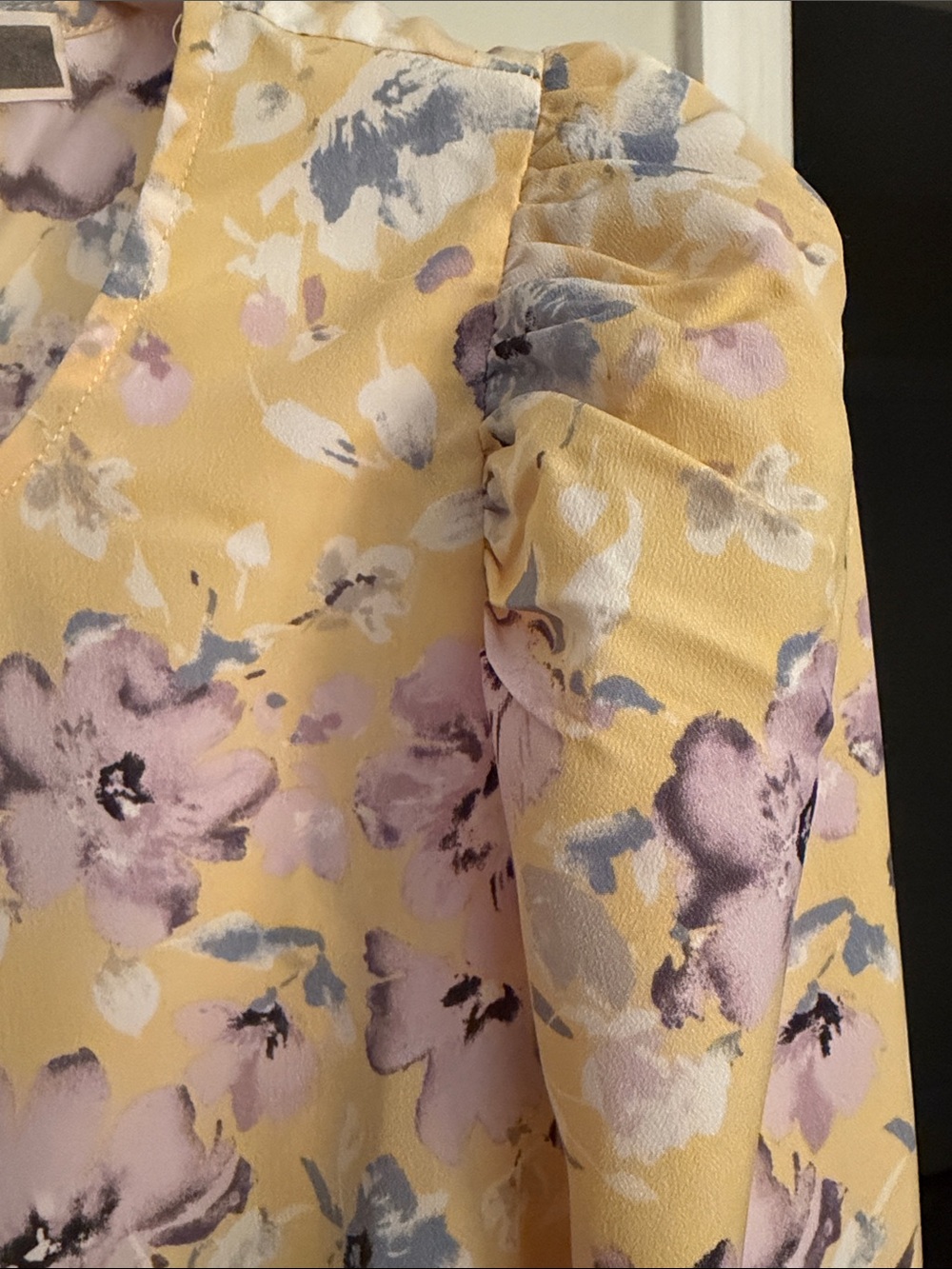 Blouse 👚 - Picture 3 of 6
